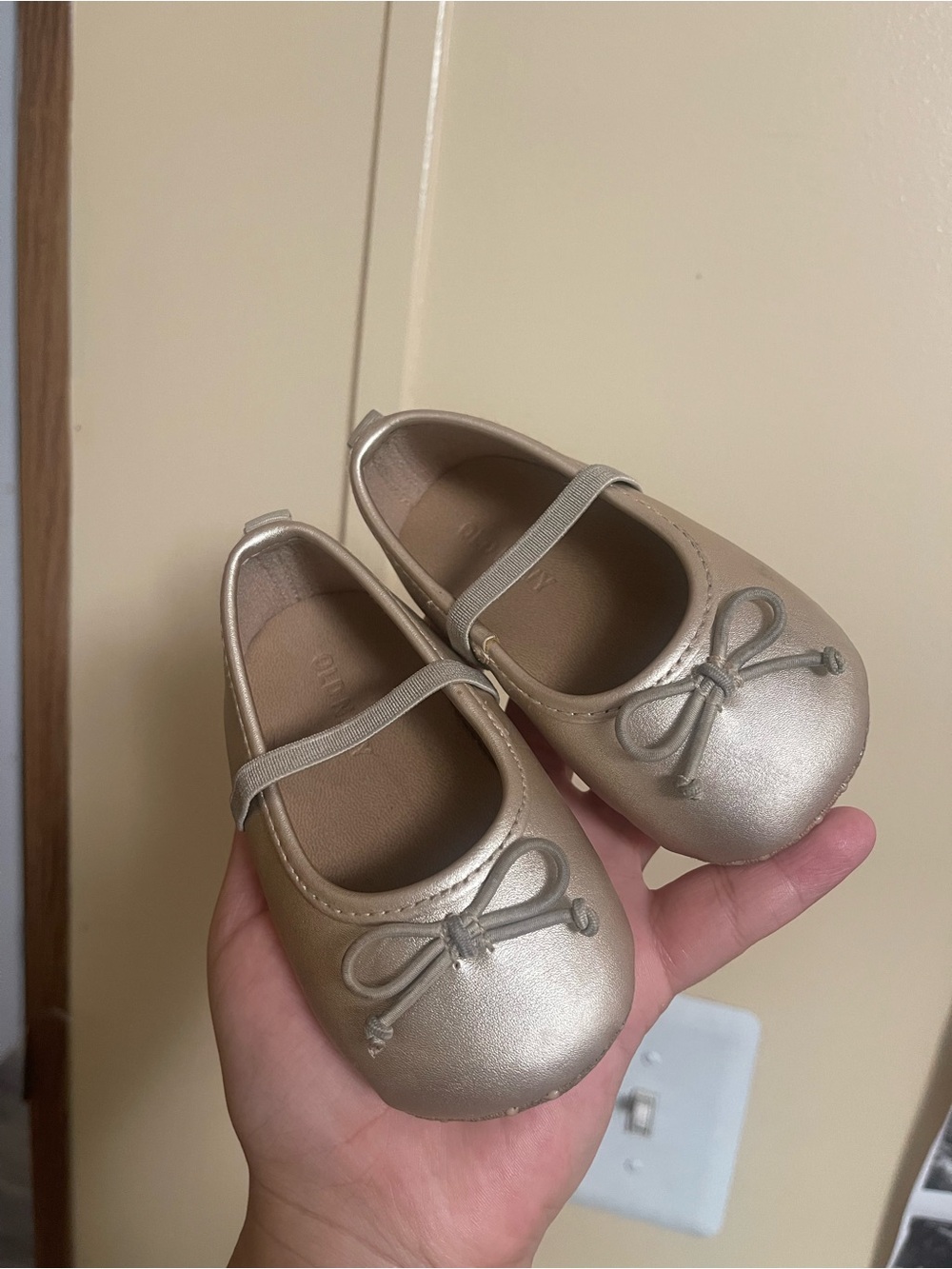Girls Metallic Gold Ballet Flats with Bow